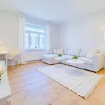 Geraeumige Stilvolle Wohnung - Ihr Perfektes Zuhause