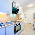 Geraeumige Stilvolle Wohnung - Ihr Perfektes Zuhause